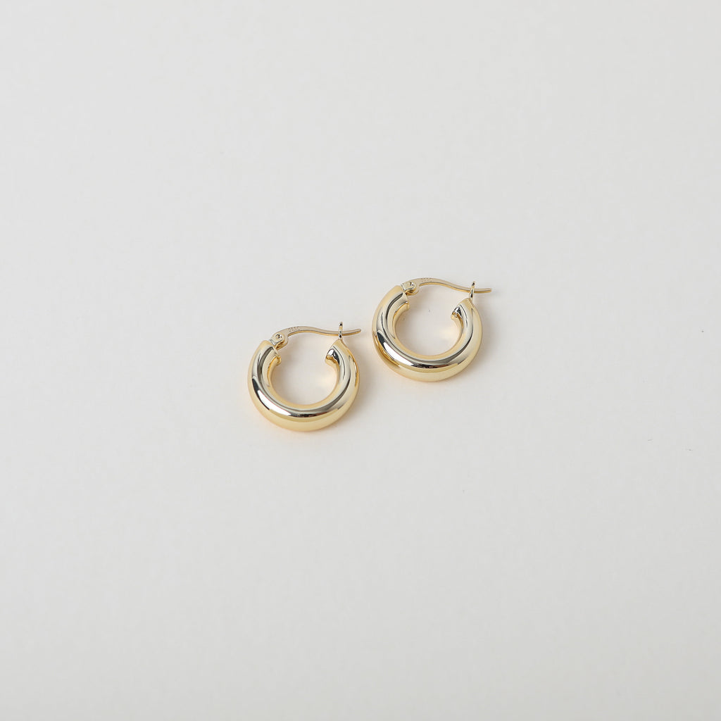 chunky medium sized gold hoops