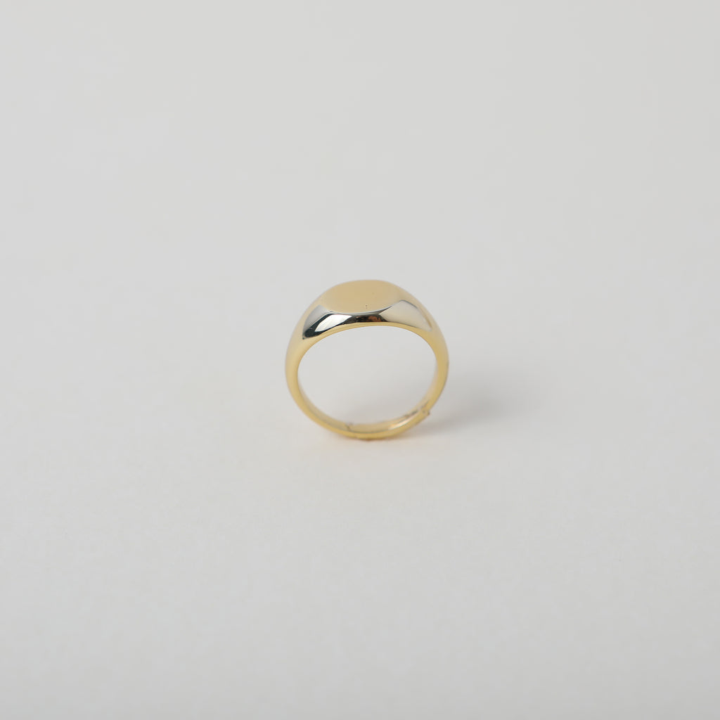classic gold signet ring