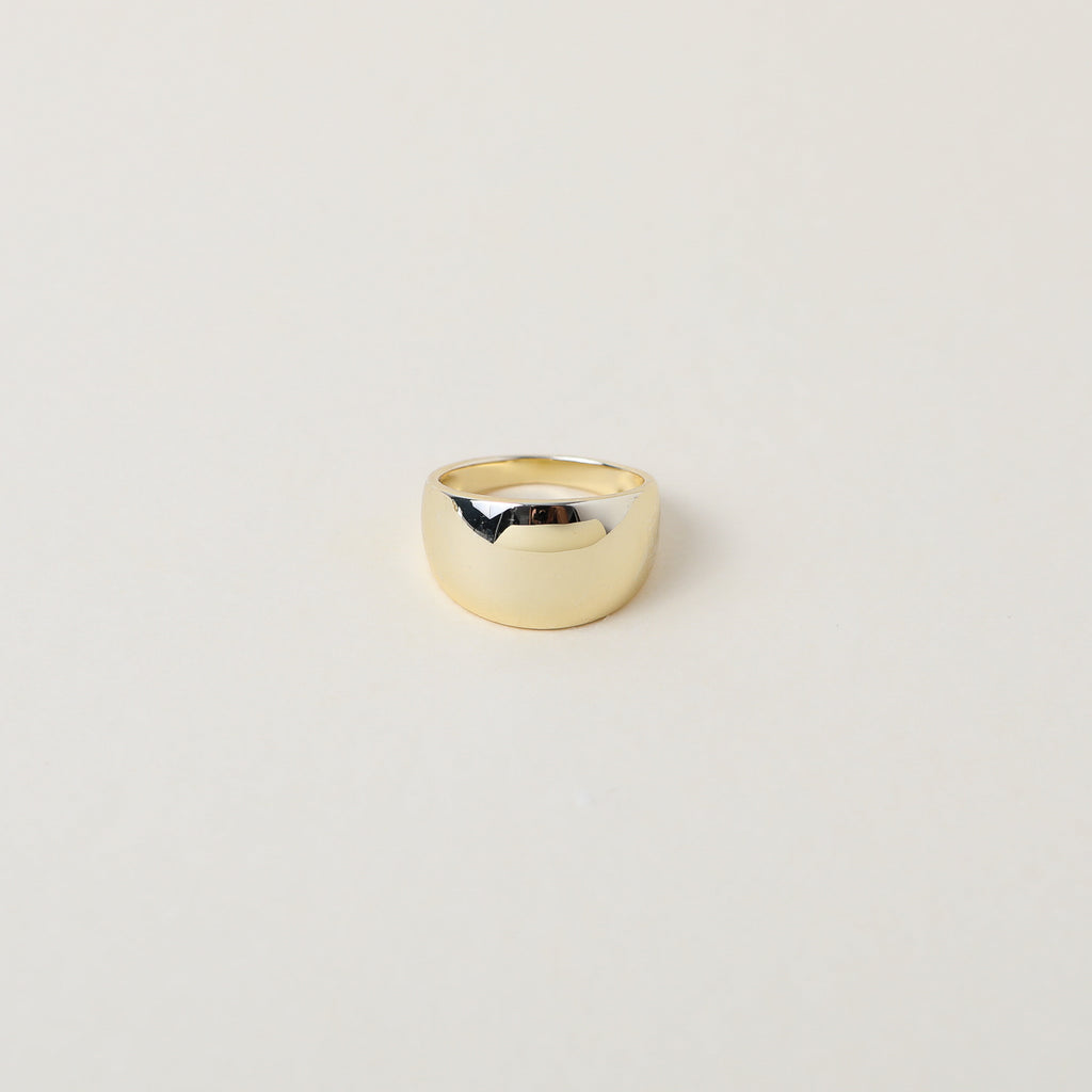 gorgeous minimalist gold dome ring